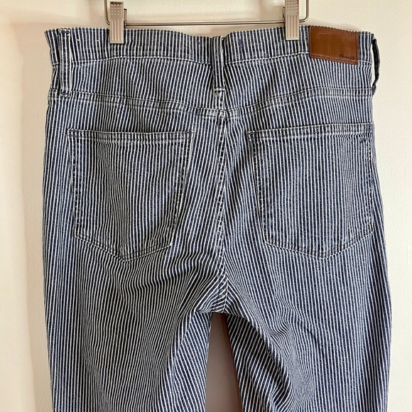 9" Mid-Rise Skinny Jeans in Piper Stripe | Size 30 - Picture 9 of 12